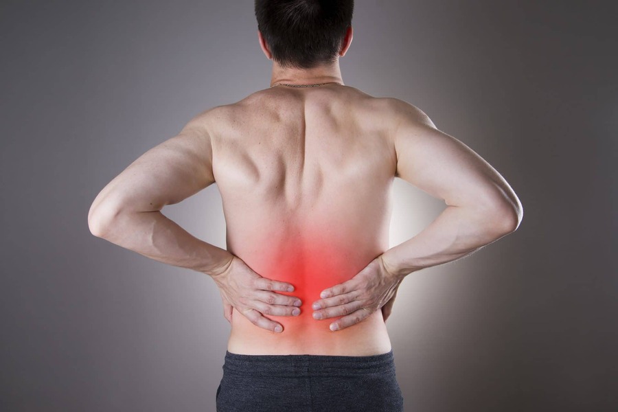 Могут ли легкие вызывать боль в спине: раскрываем симптомы и причины  ощущений сзади